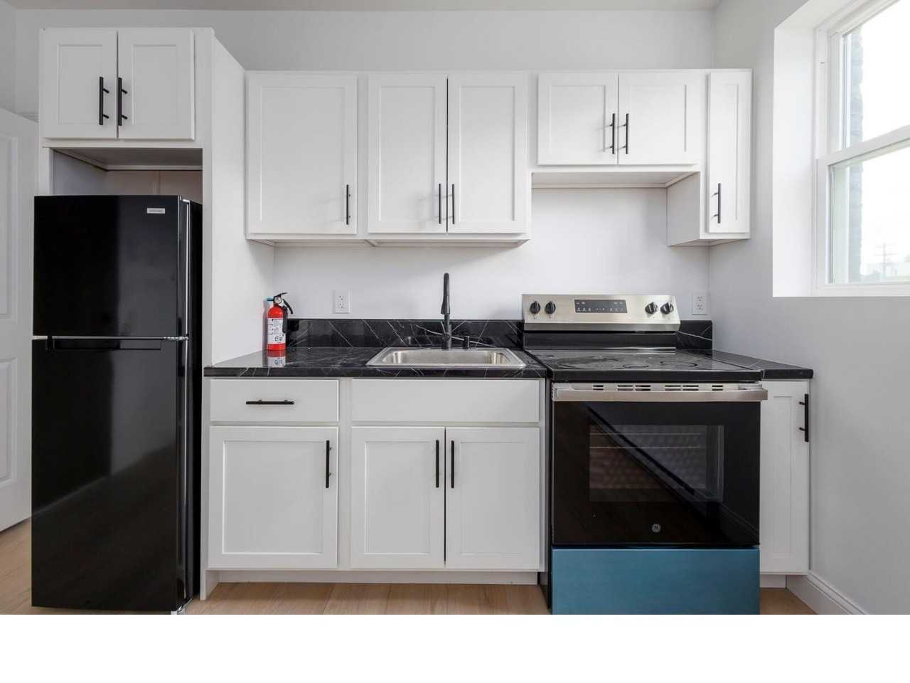 1140 Ashland St #5 - Photo 3 of 9