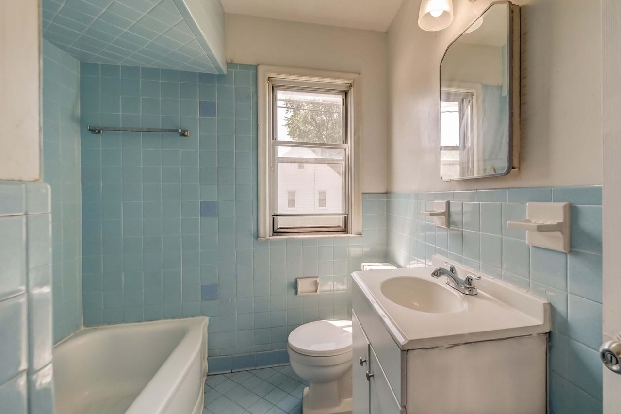 24501 Fern Ave - Photo 6 of 12