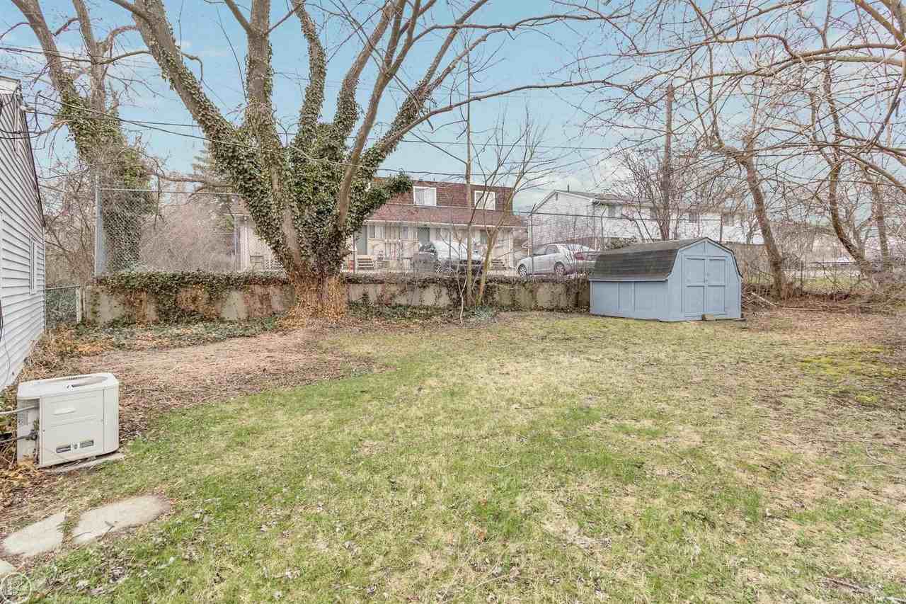 946 Fairview Ave - Photo 6 of 28