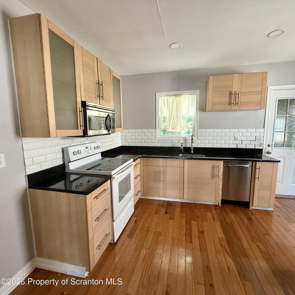 530 Myrtle St #1 - Photo 5 of 12