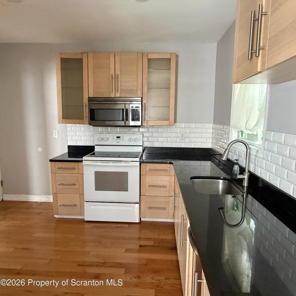 530 Myrtle St #1 - Photo 6 of 12