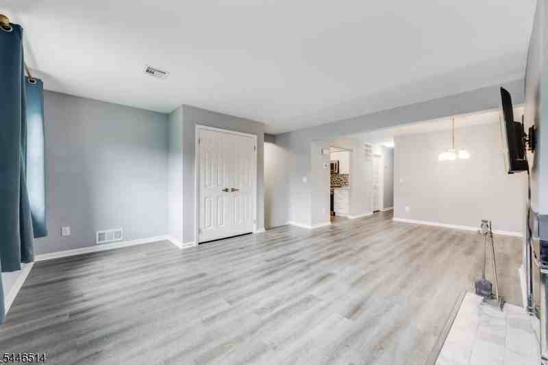 40 Loantaka Way #F - Photo 2 of 22