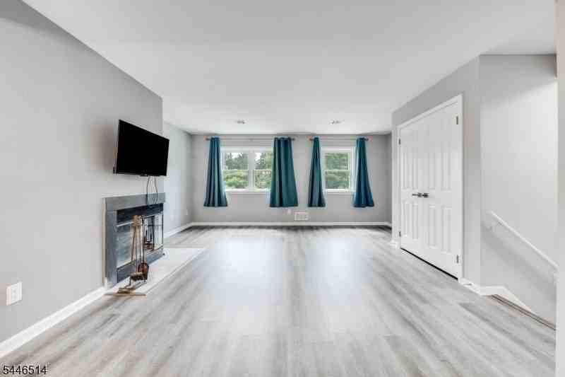 40 Loantaka Way #F - Photo 5 of 22