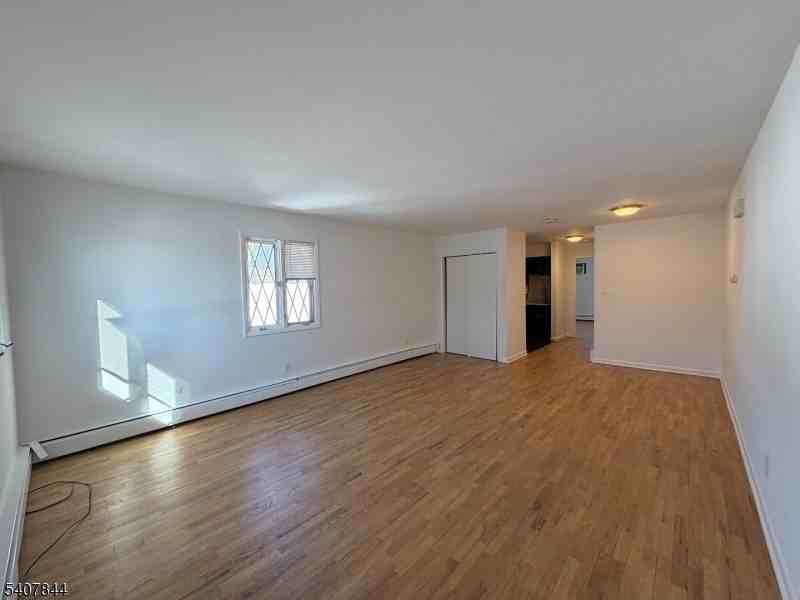 155 Landing Rd - Photo 4 of 9