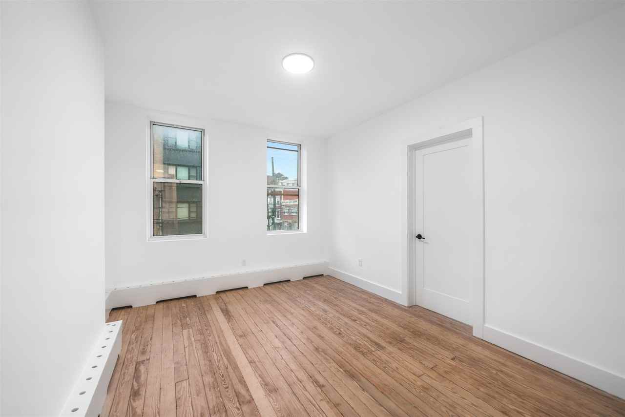 500 Monroe St #8 - Photo 3 of 15