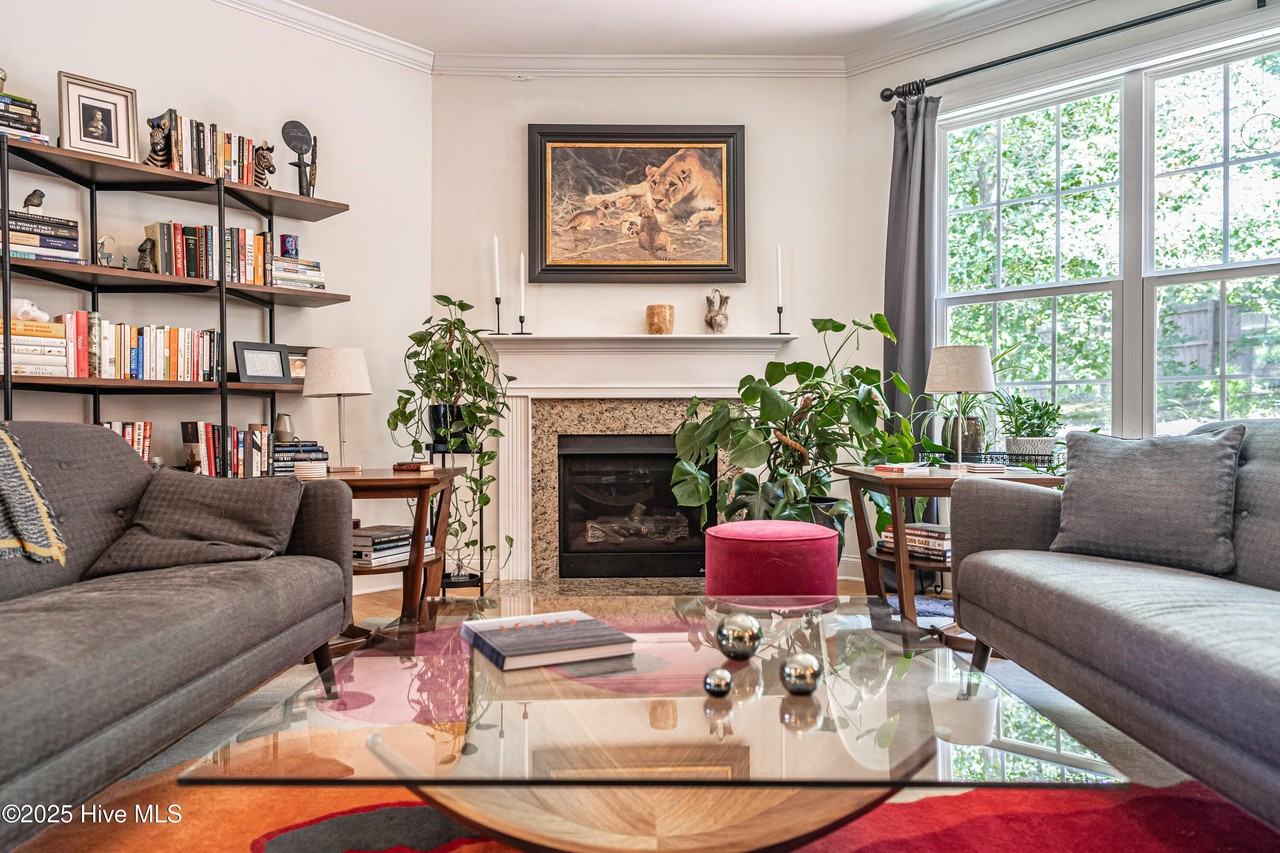 515 Clark St - Photo 3 of 50