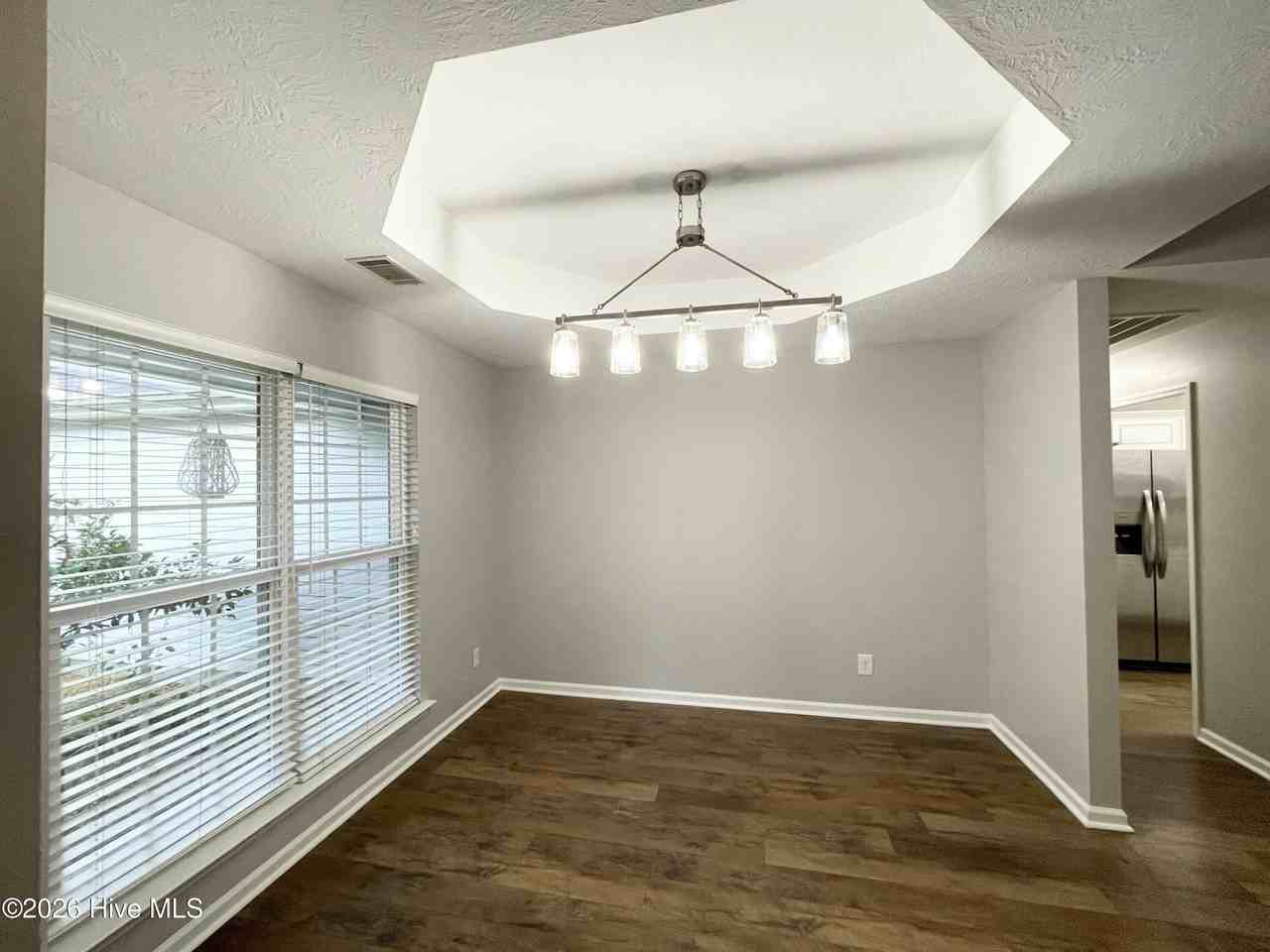 1391 Watsonia Dr - Photo 4 of 21
