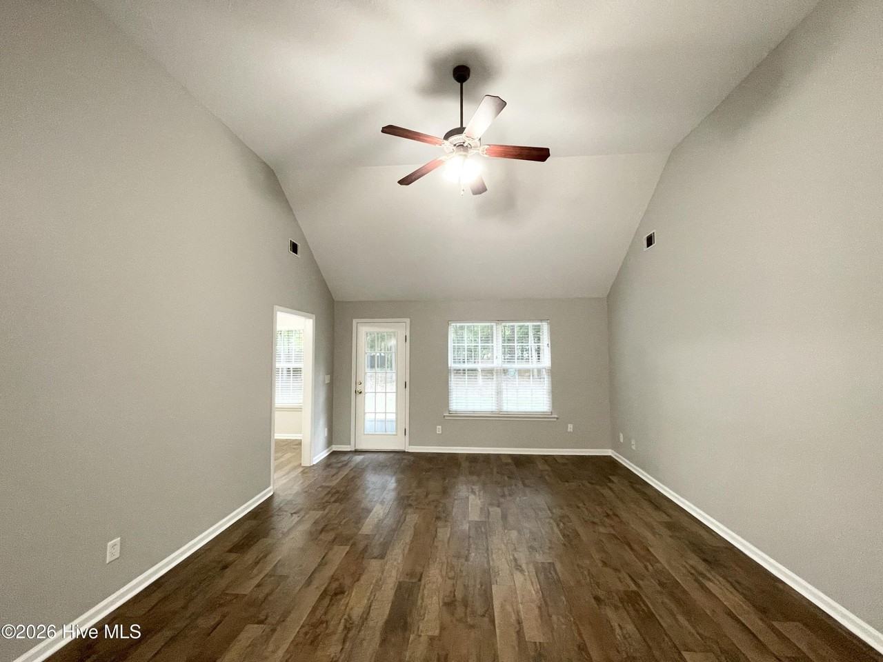 1391 Watsonia Dr - Photo 5 of 21
