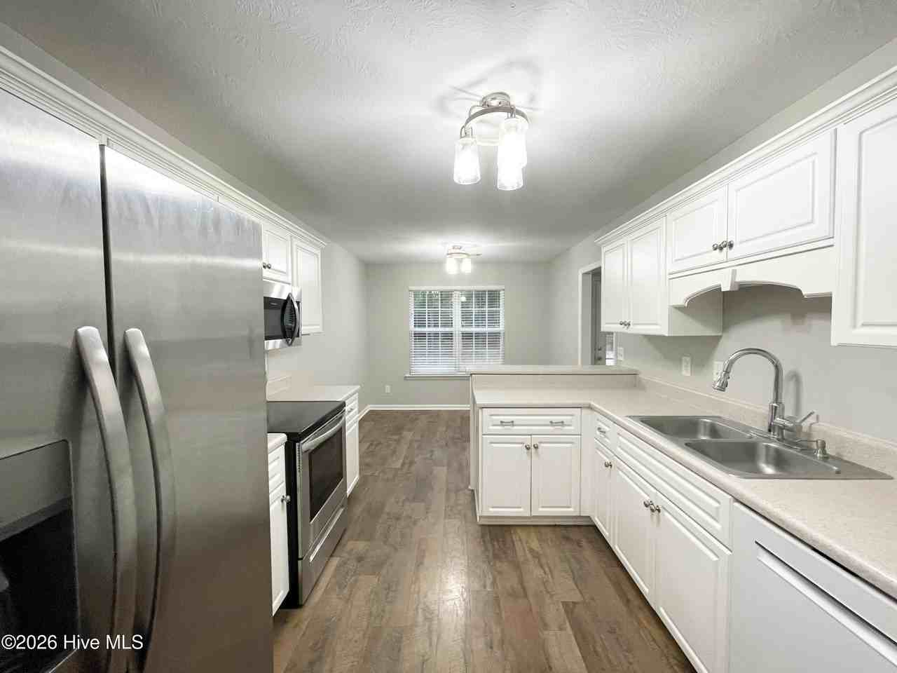 1391 Watsonia Dr - Photo 6 of 21