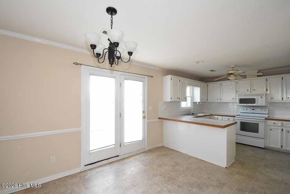 3818 Sterling Pointe Dr #J1 - Photo 4 of 17