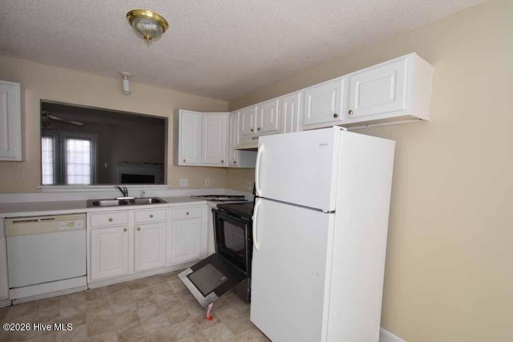 1231 Westridge Ct #A - Photo 2 of 13