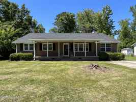 featured image of 805 Gardenview Dr