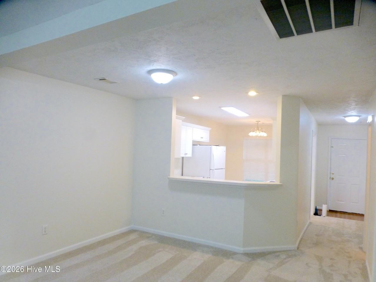 1433 Anna Way - Photo 4 of 12