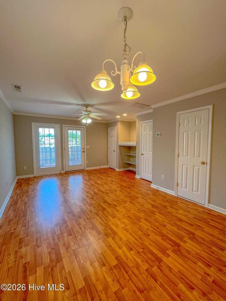 501 Shortfin Dr - Photo 6 of 24