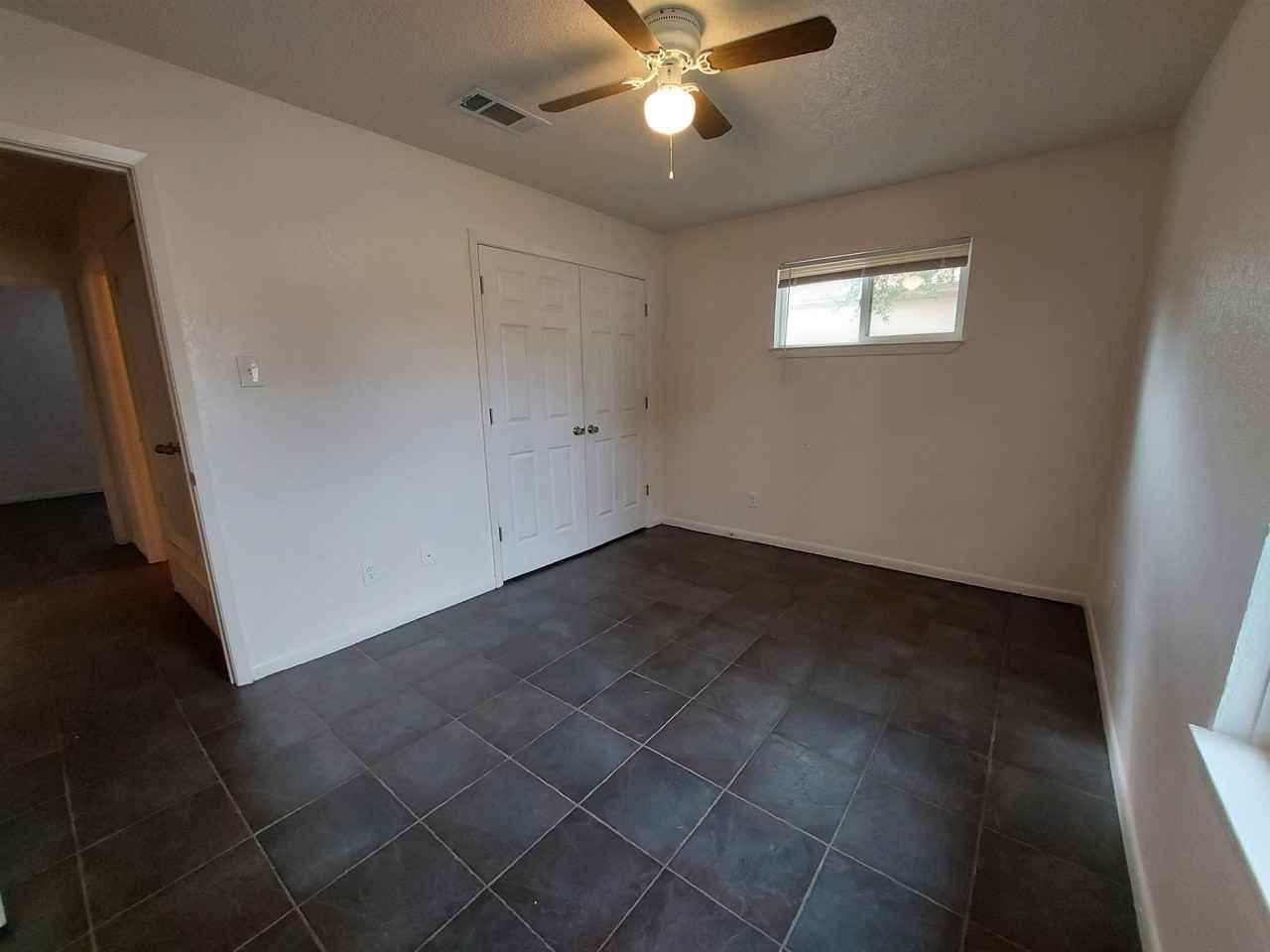 1902 Ridgeview - Photo 2 of 14