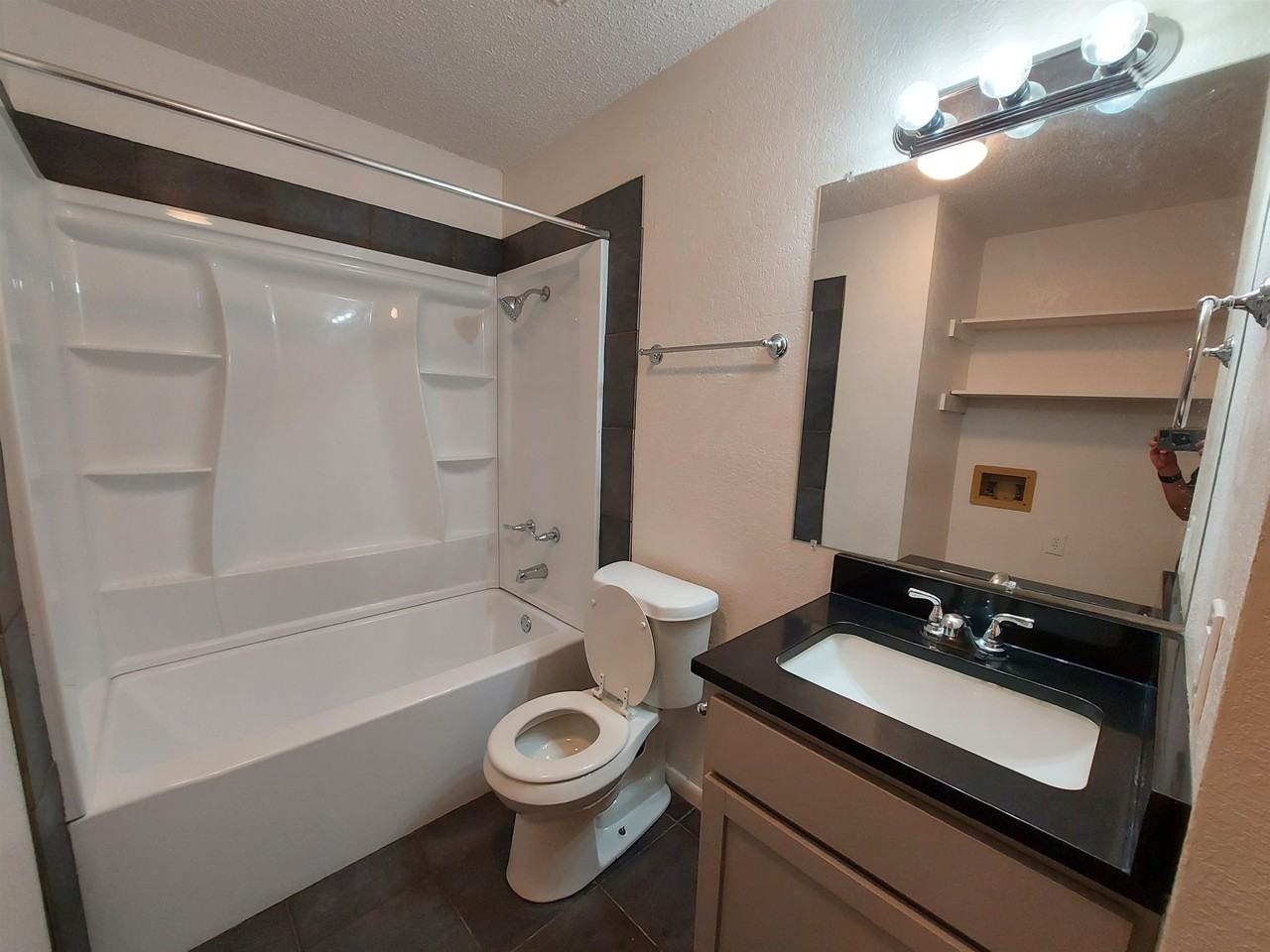 1902 Ridgeview - Photo 3 of 14