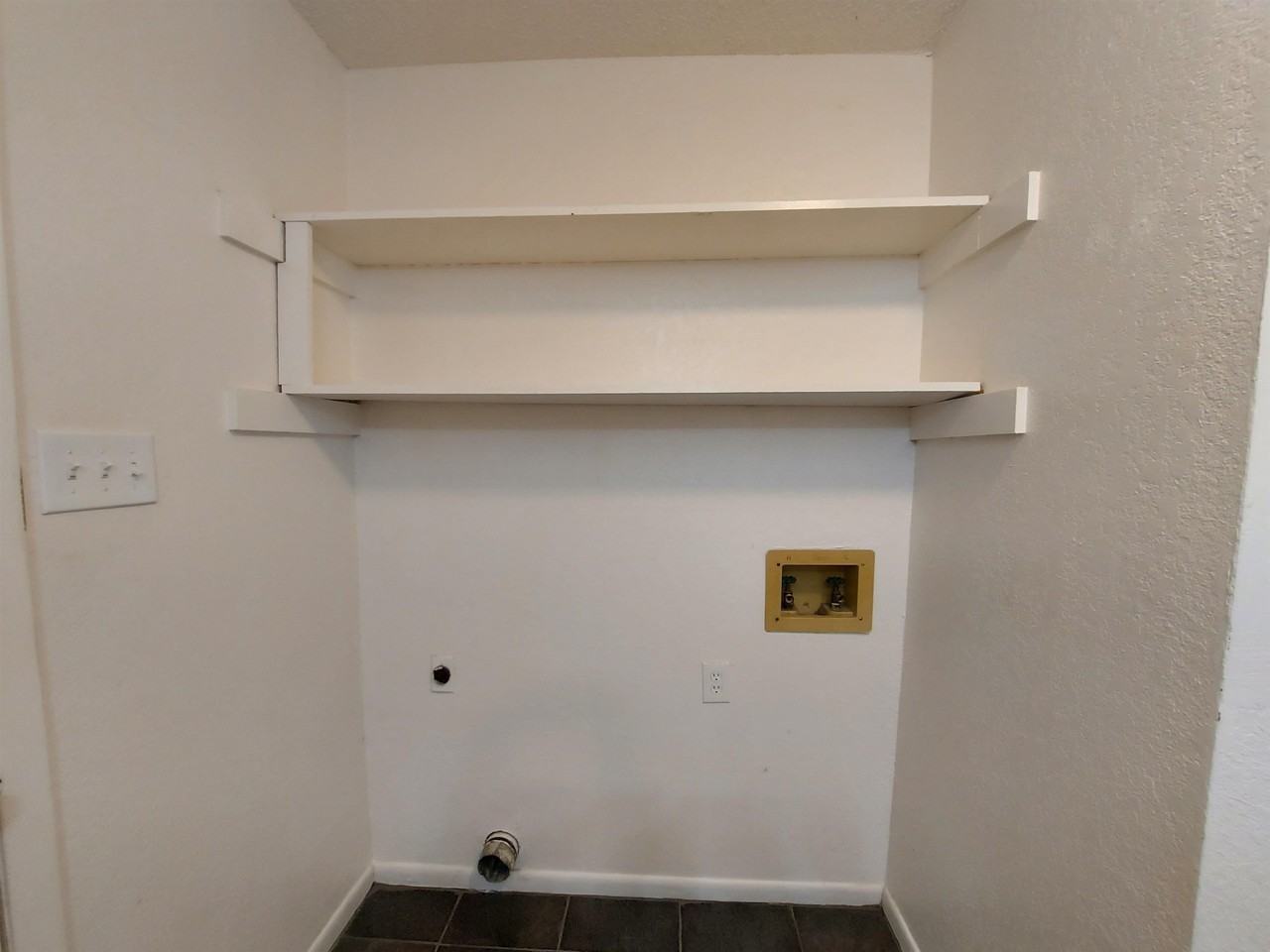 1902 Ridgeview - Photo 4 of 14