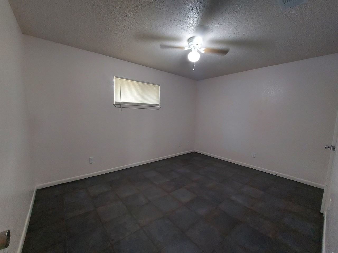 1902 Ridgeview - Photo 5 of 14