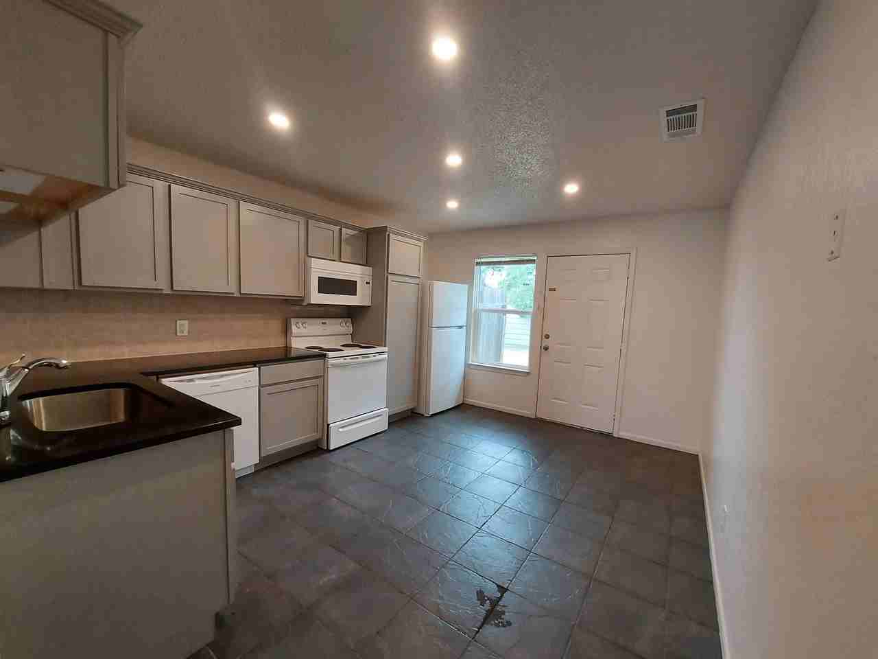 1902 Ridgeview - Photo 6 of 14