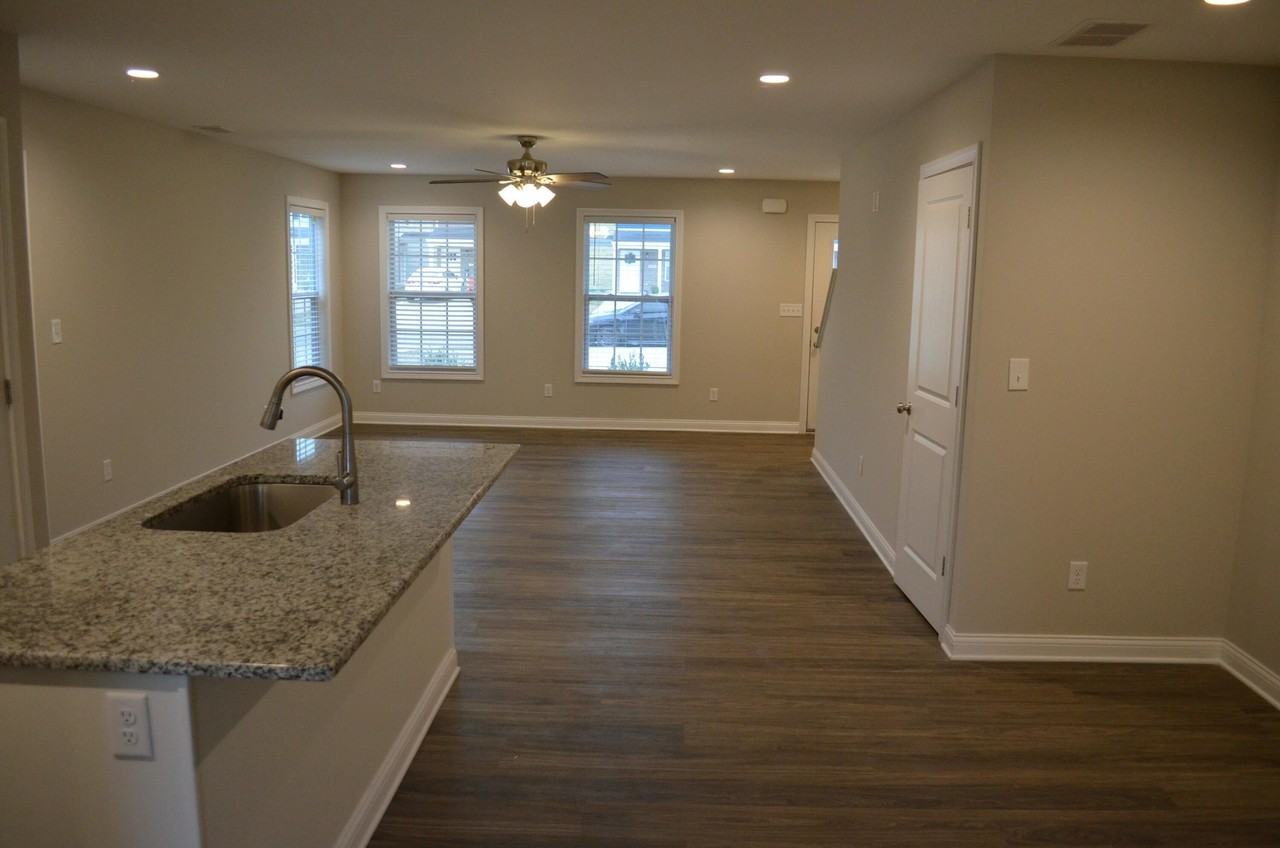 4009 Ruby Rose Rd - Photo 5 of 17