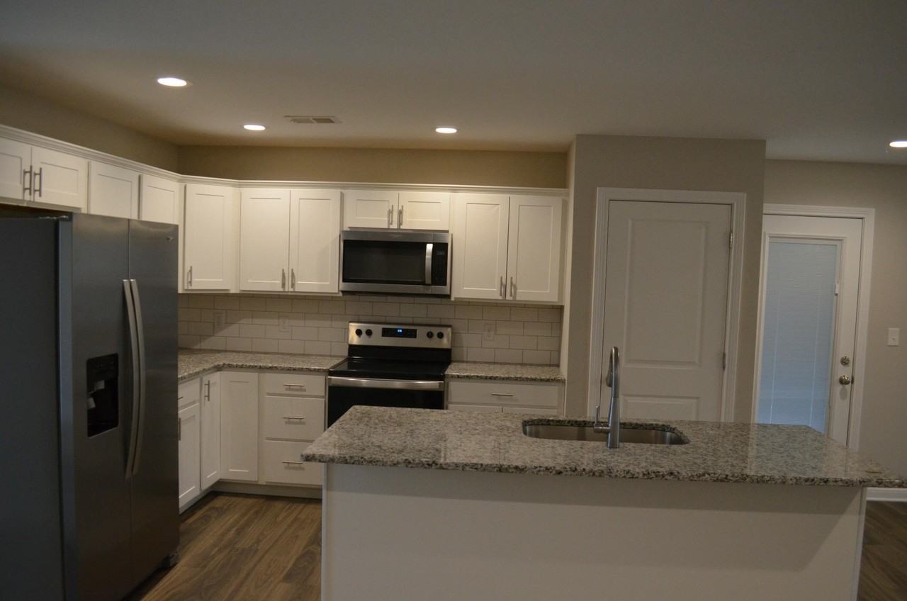 4009 Ruby Rose Rd - Photo 6 of 17