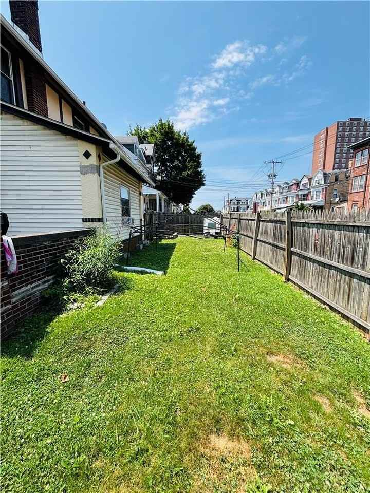 204 S 14th St #1 - Photo 5 of 14