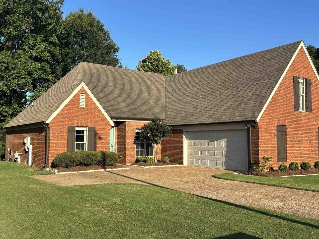 6399 William Hill Dr - Photo 2 of 35
