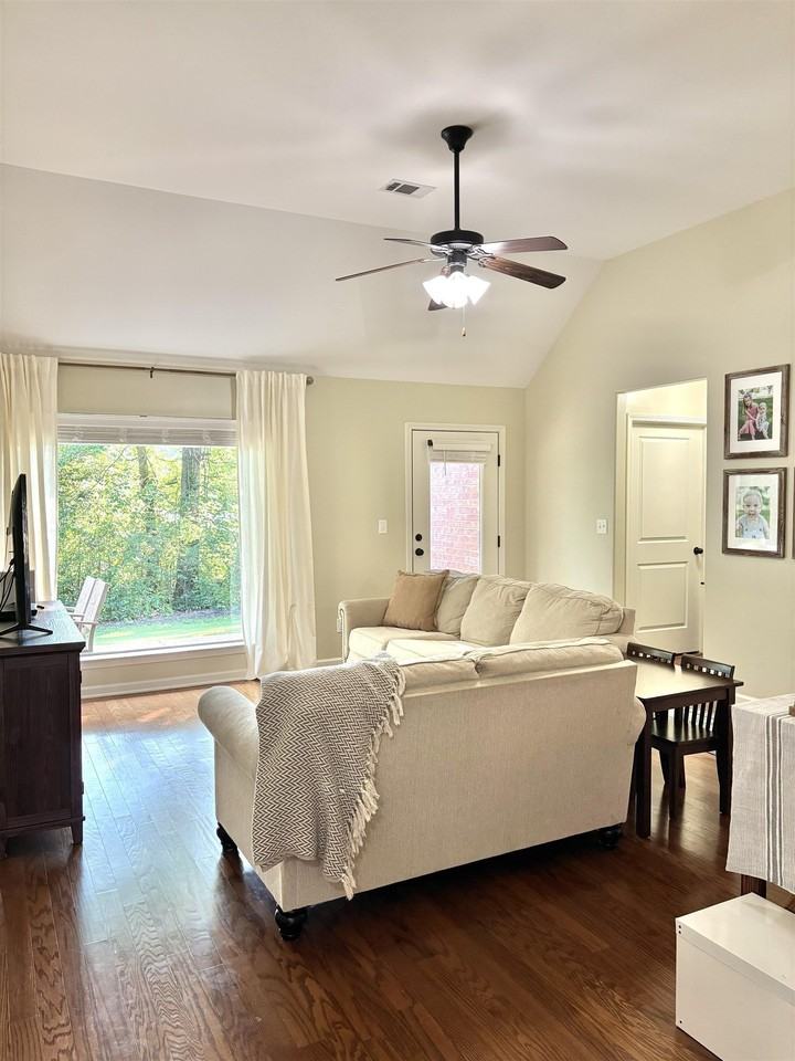6399 William Hill Dr - Photo 7 of 35