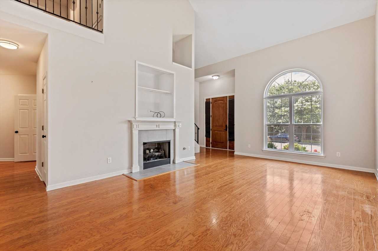 10492 Ashfarm Way - Photo 5 of 25