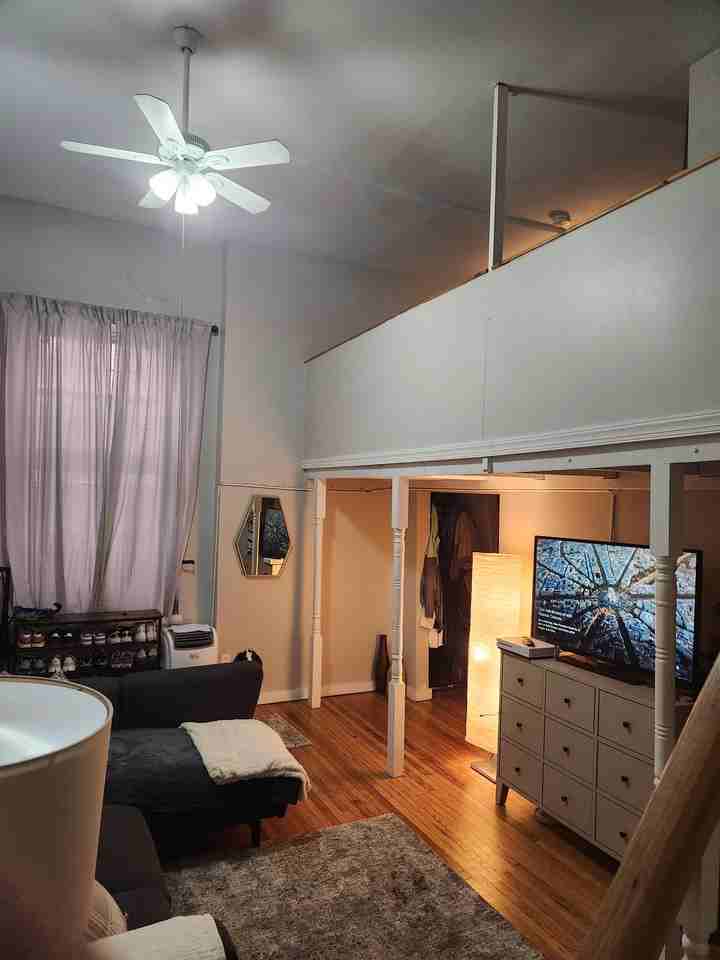 927 Pine St #102 - Photo 2 of 10