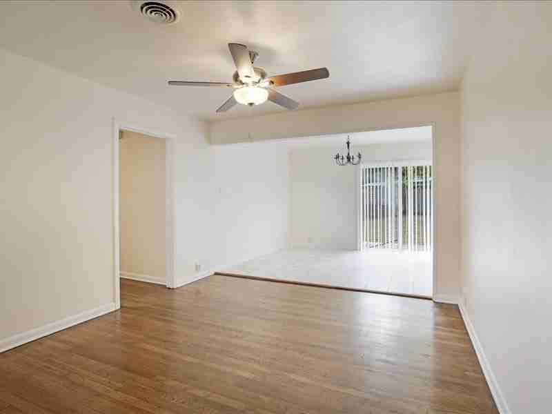 1924 Jones Cir #1 - Photo 4 of 25