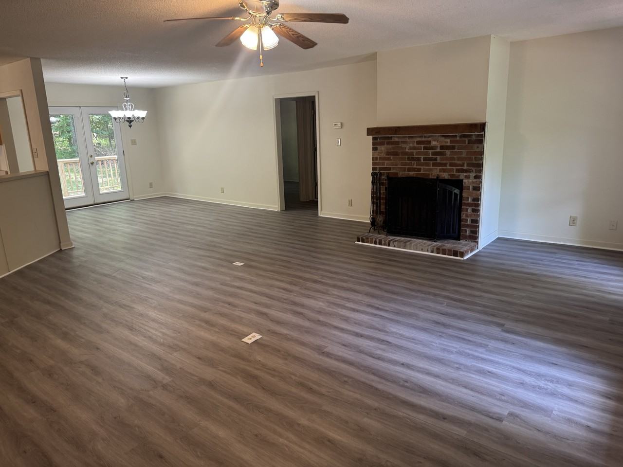 112 Oak Leaf Cir #1 - Photo 4 of 16