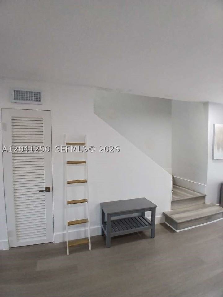 1937 Ne 123rd St - Photo 3 of 12