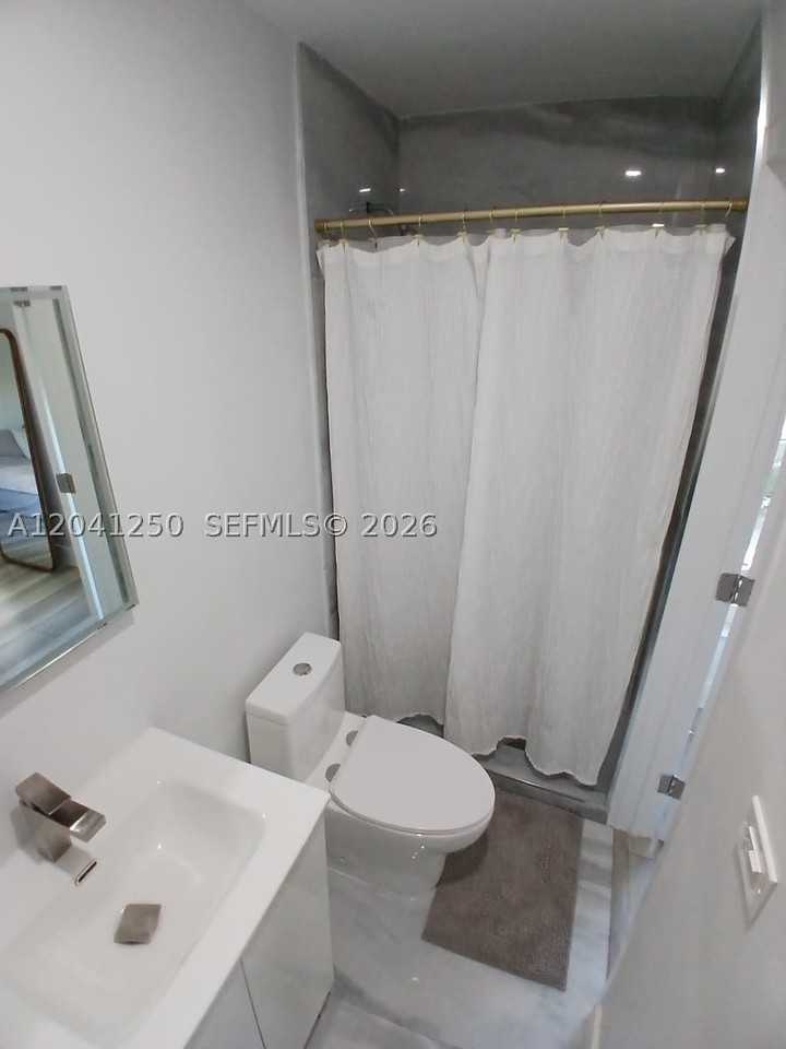 1937 Ne 123rd St - Photo 4 of 12