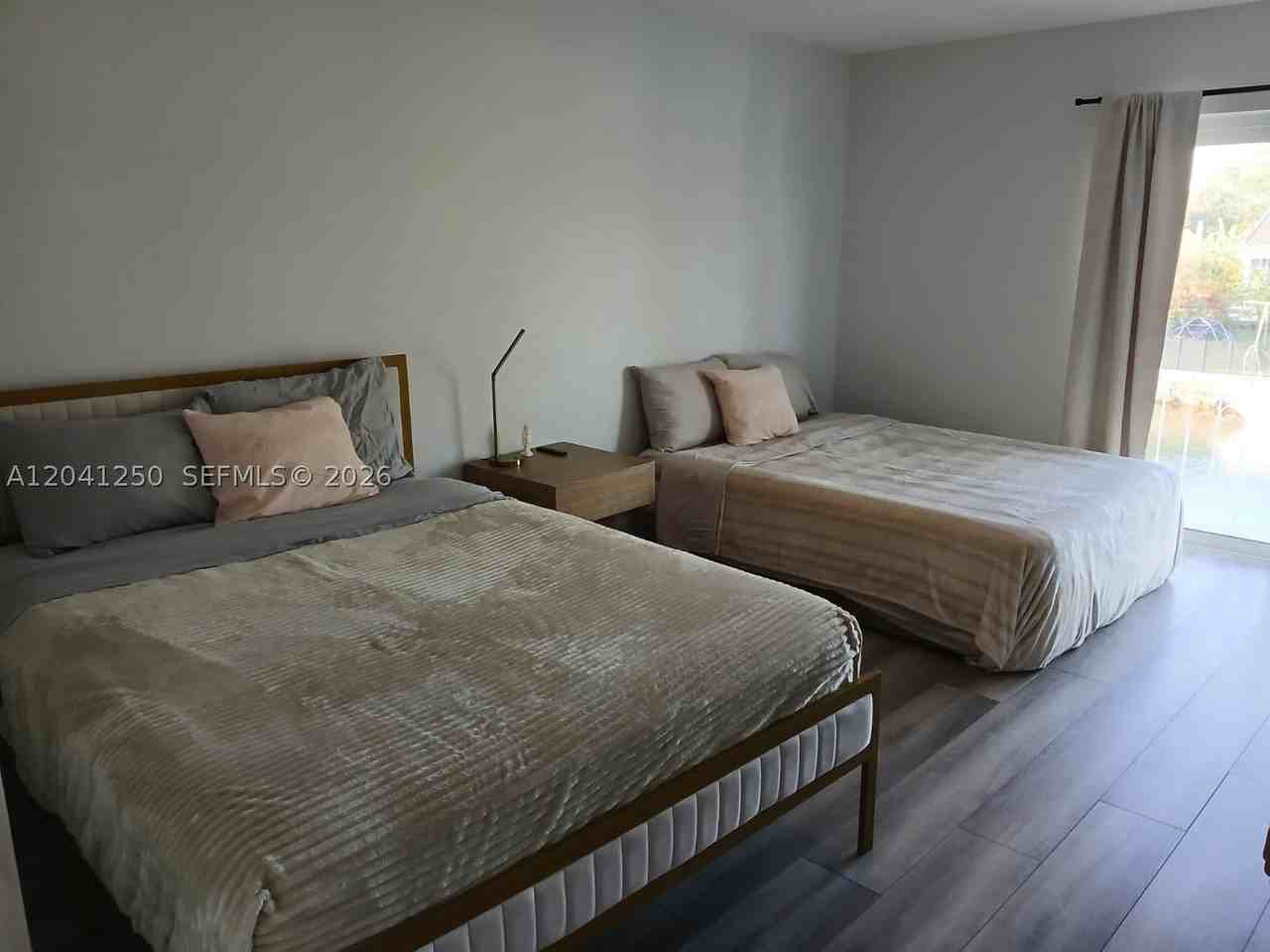 1937 Ne 123rd St - Photo 7 of 12