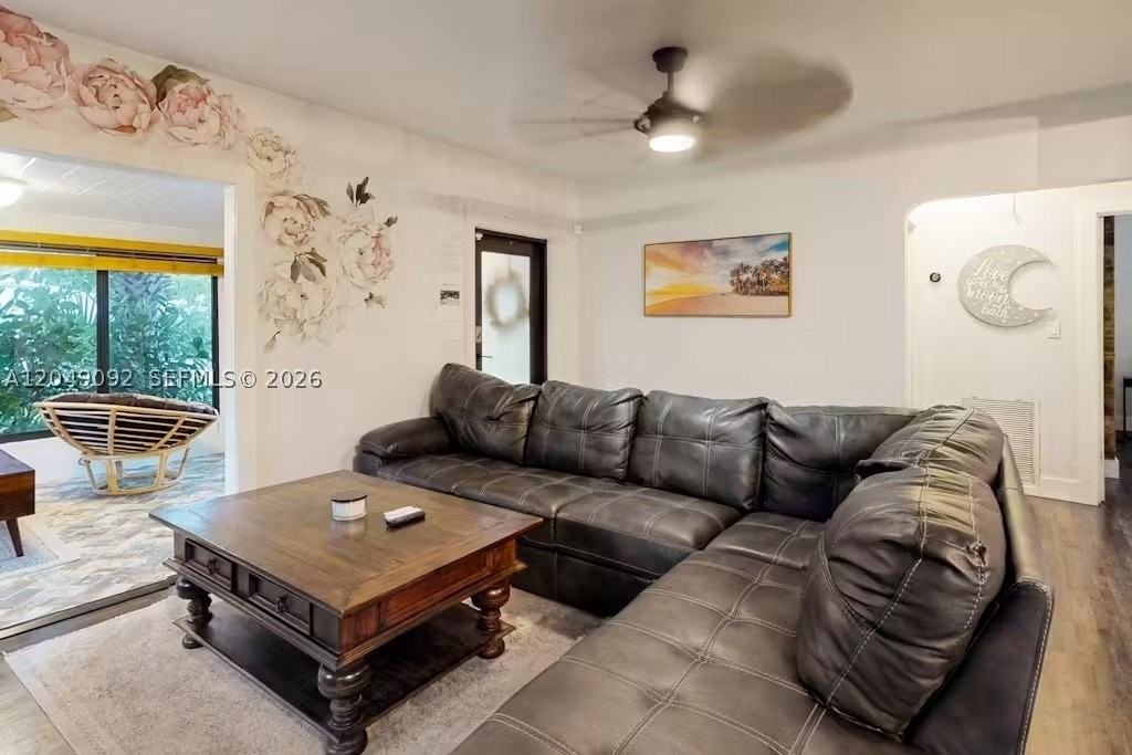 416 Se 19th St #416 - Photo 5 of 32