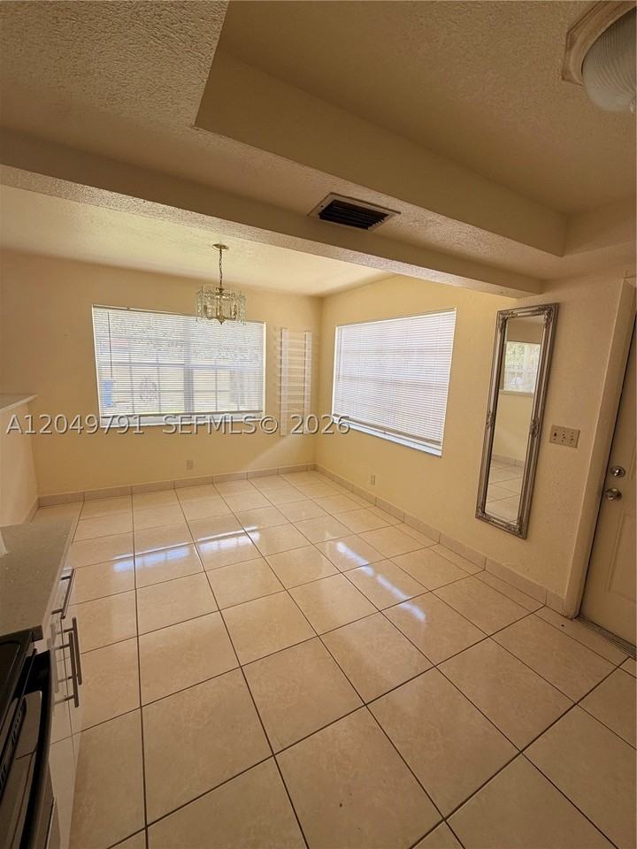 1141 Nw 5th Ave #1-2 - Photo 2 of 11
