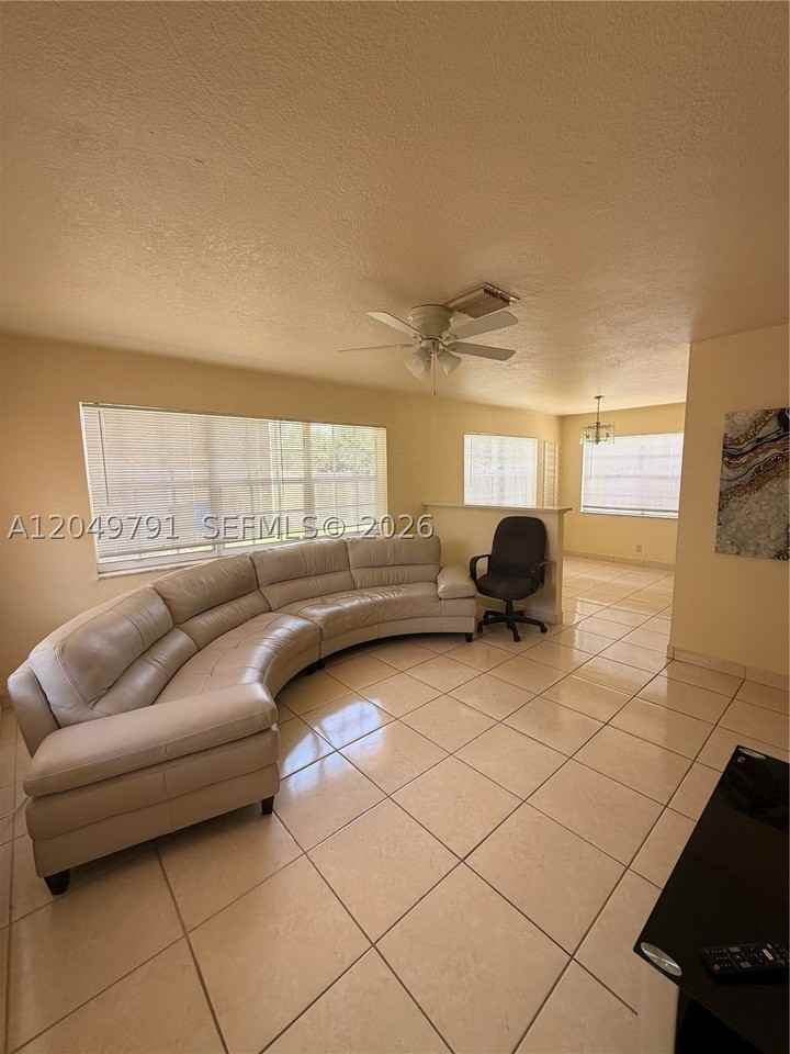 1141 Nw 5th Ave #1-2 - Photo 5 of 11