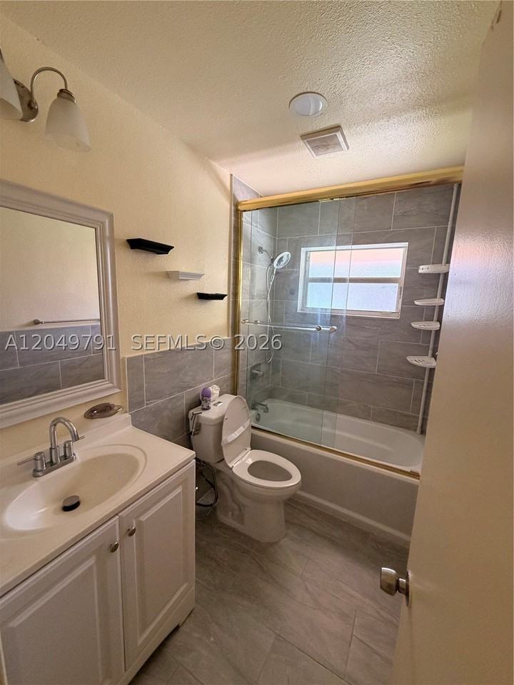 1141 Nw 5th Ave #1-2 - Photo 6 of 11