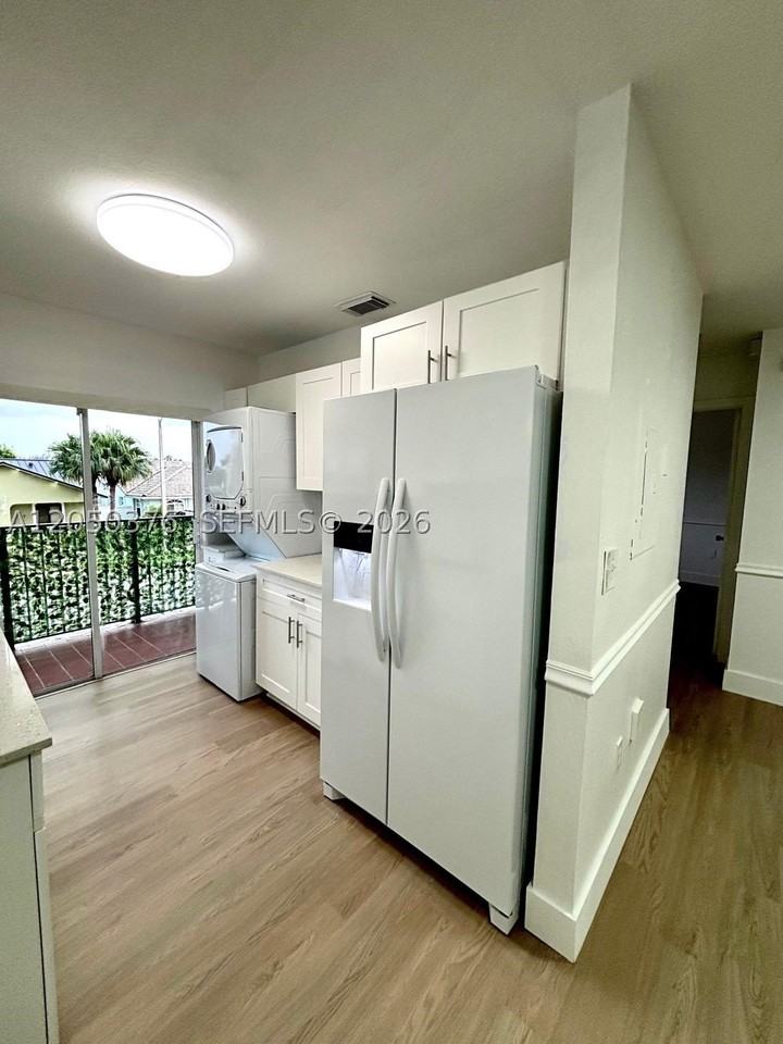 3514 W 76th St #203 - Photo 3 of 10