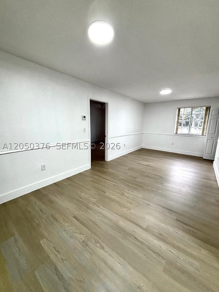 3514 W 76th St #203 - Photo 4 of 10