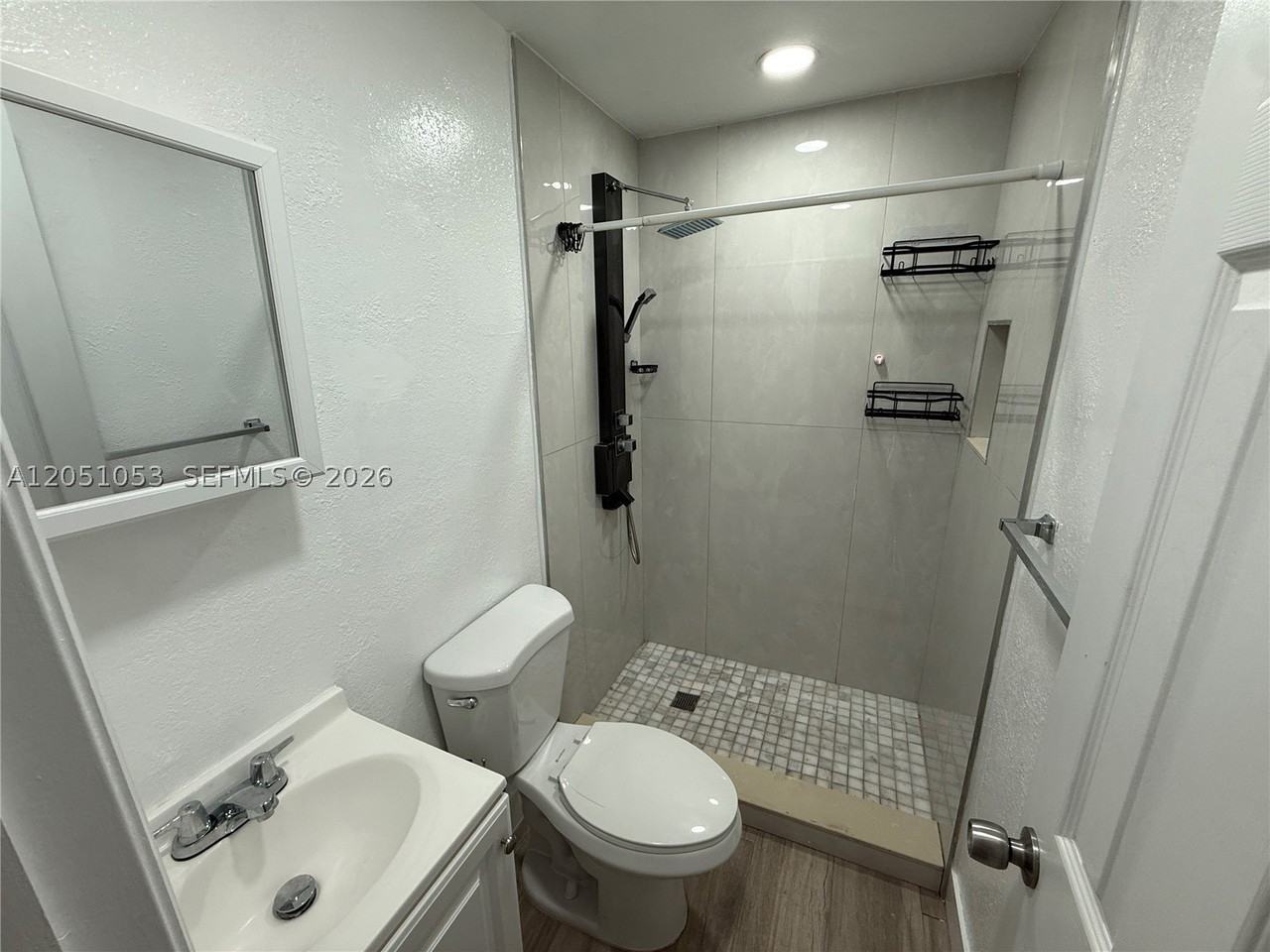2001 Sw 82nd Pl #ADU - Photo 4 of 6