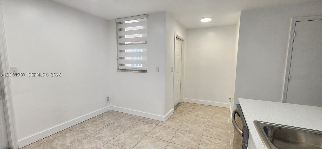 1599 Veracruz Ln - Photo 6 of 38