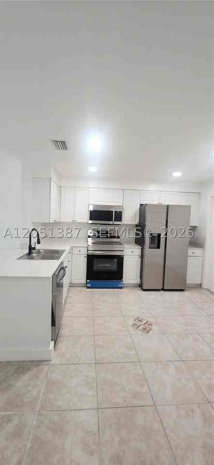 1599 Veracruz Ln - Photo 7 of 38