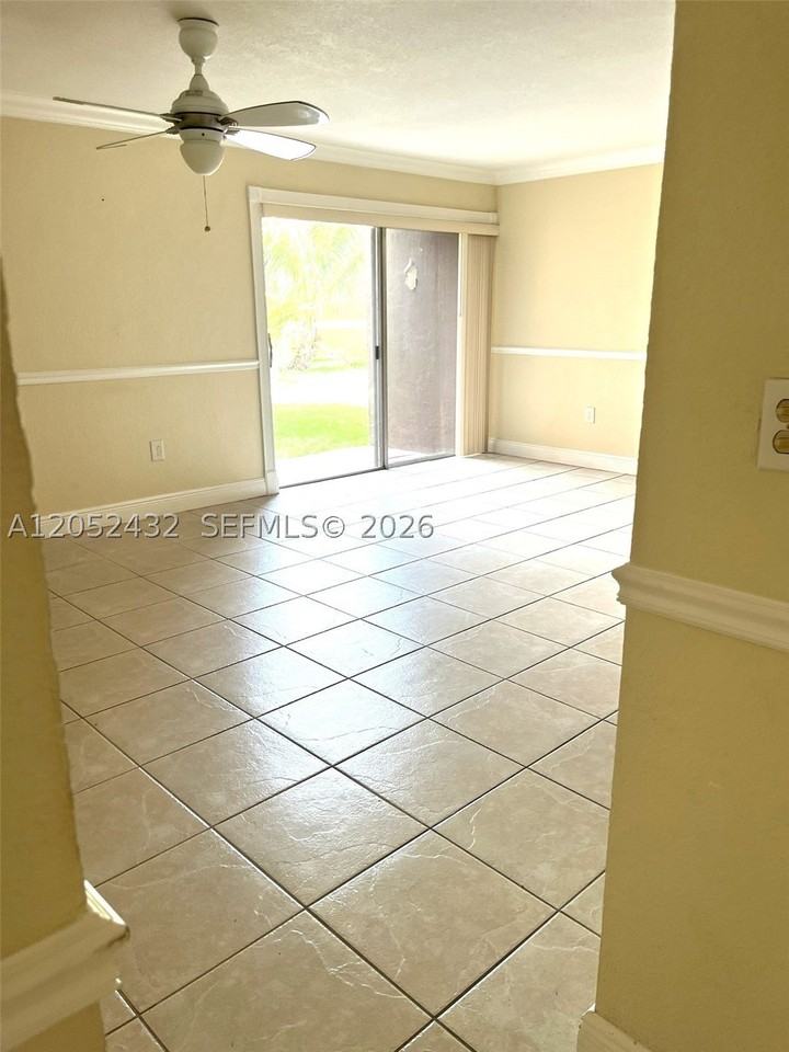9477 Sw 76th St #O4 - Photo 6 of 22