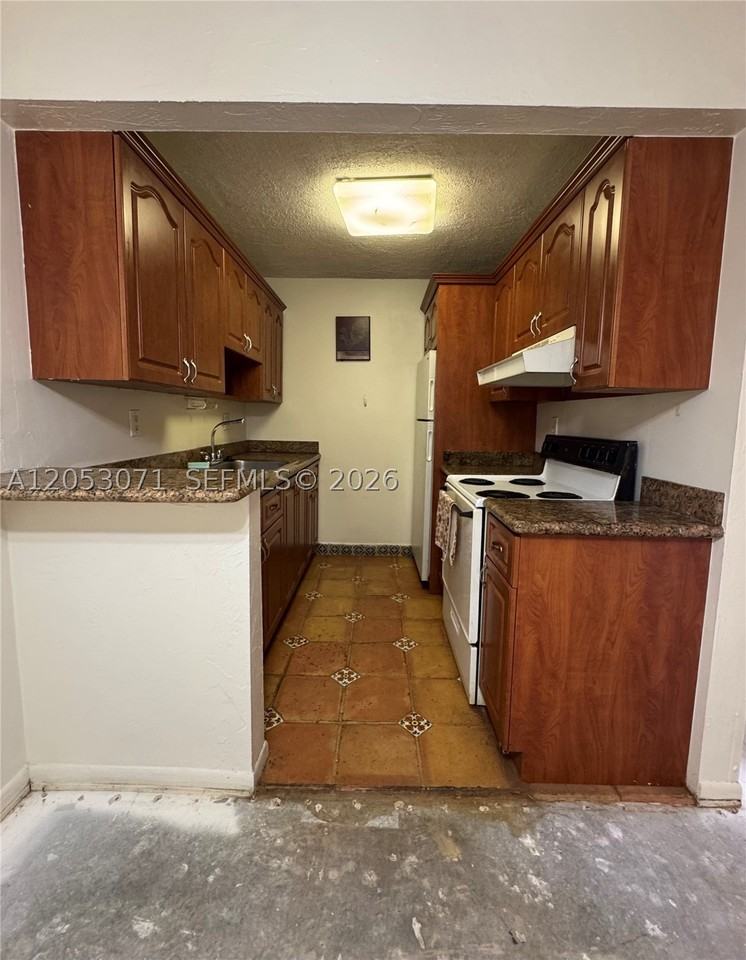 7208 Fairway Dr #I14 - Photo 4 of 9