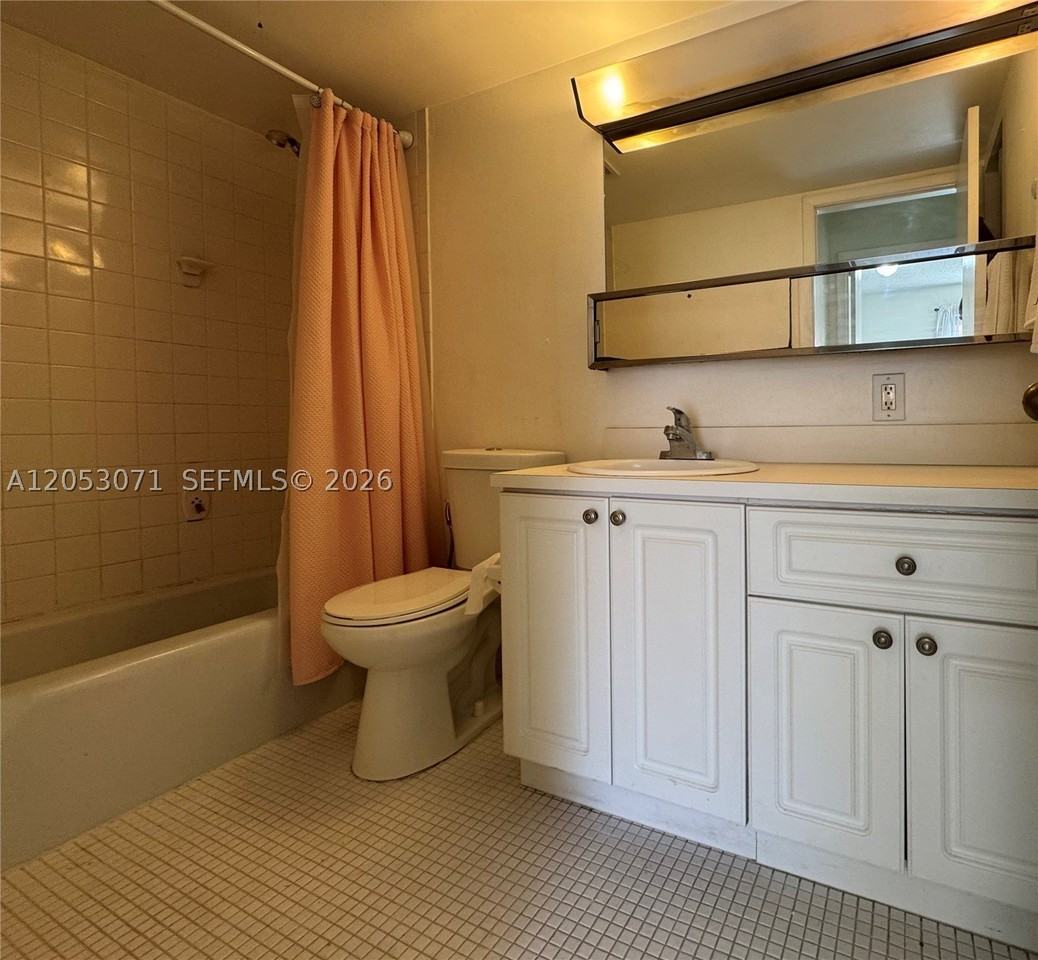 7208 Fairway Dr #I14 - Photo 7 of 9