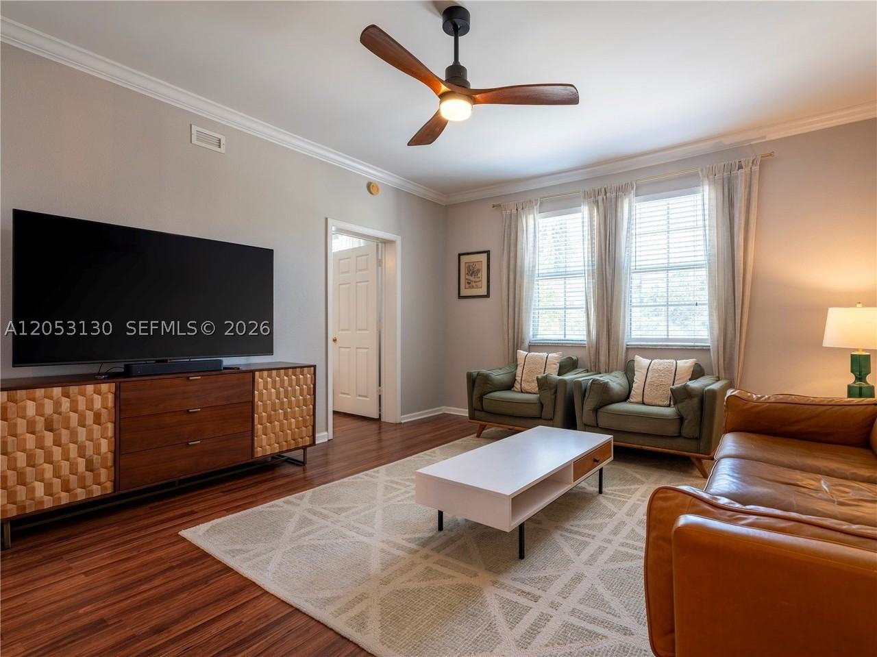 533 Ne 3rd Ave #306