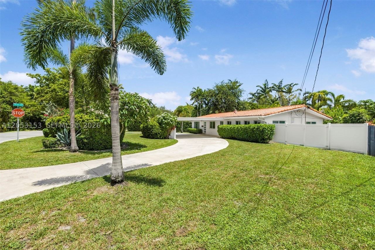 11121 Griffing Blvd - Photo 6 of 50