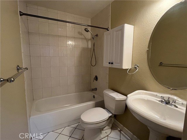611 Silver Bridle Rd - Photo 4 of 8